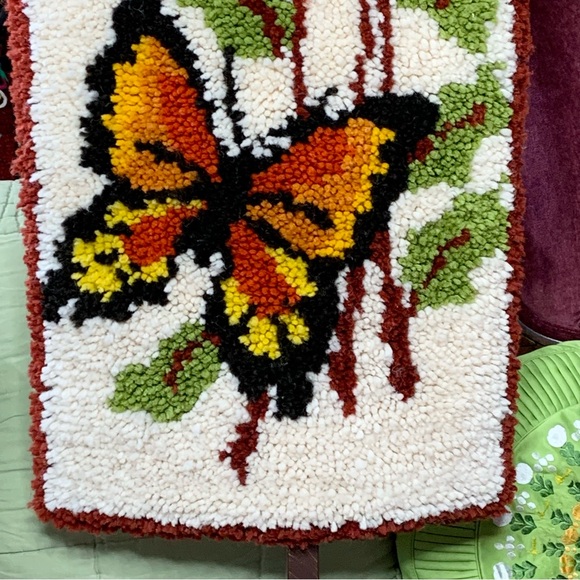 70s Monarch Butterfly Latch Hook Rug - Picture 2 of 9